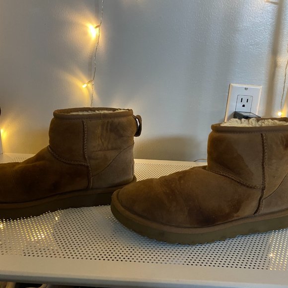 UGG Classic Mini Boot - Picture 3 of 9